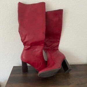 Red Womens Tru Comfort Foam Wide Calf Stacked Heel Knee High Boots Size 9